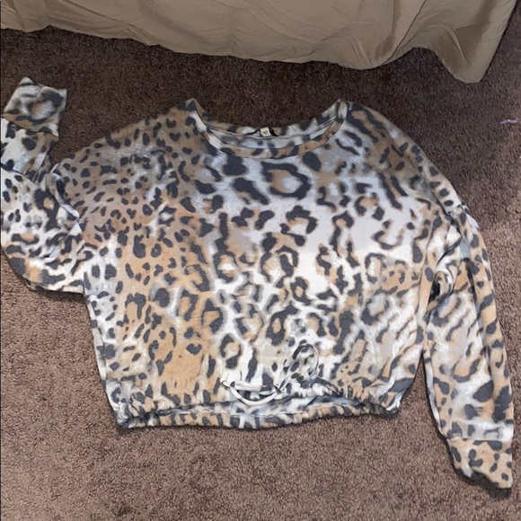Cheetah cropped long sleeve - Picture 2 of 2